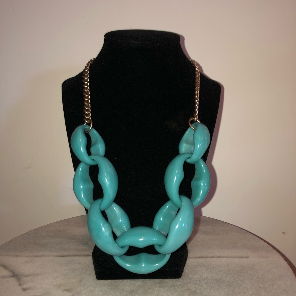 🌕 LOFT Chunky Statement Necklace